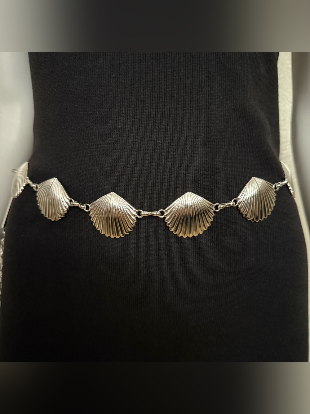 Silver tone seashell charms skinny chain belt